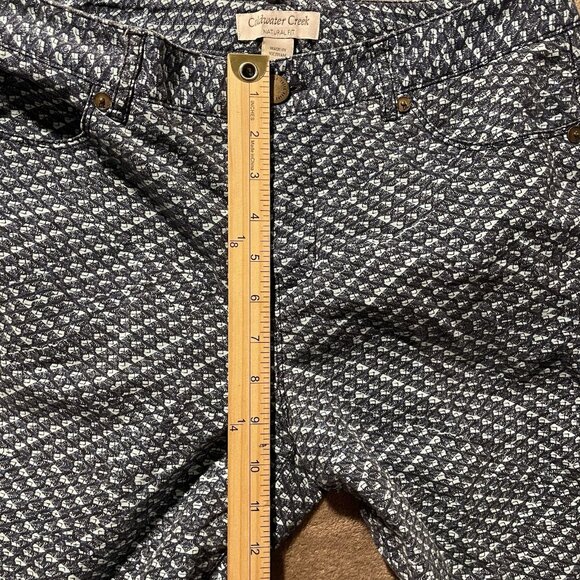 Coldwater Creek Shorts Womens 6 Natural Fit Bermuda Navy Blue Pattern Vacation - Picture 5 of 7